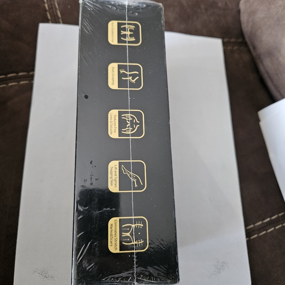 LED Light Therapy Device - Picture 6 of 8
